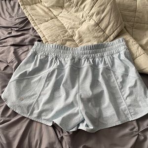 Lululemon size 14 tracker shorts